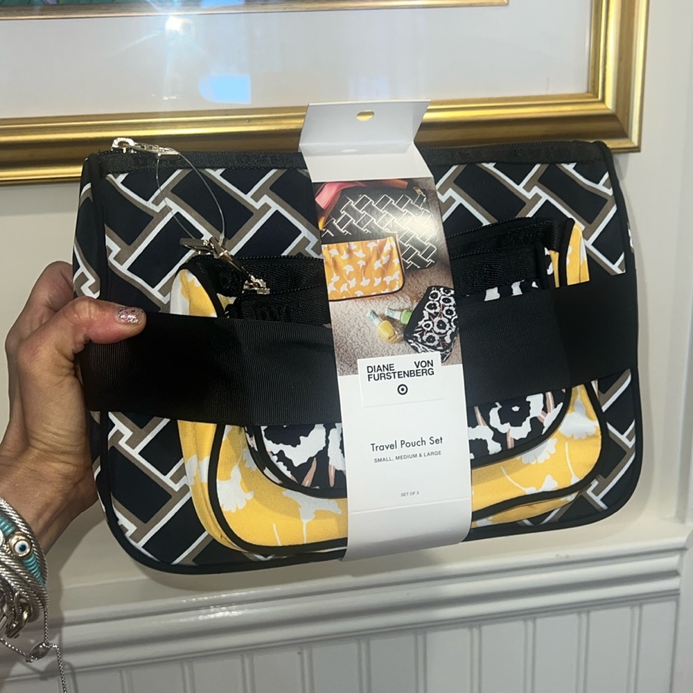 Diane Von Furstenberg Travel Pouch Set 🍒💄💋